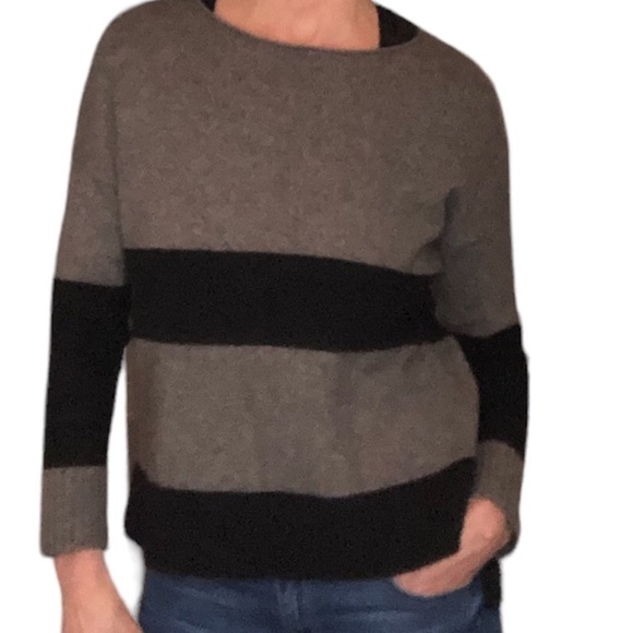 Eileen Fisher 50% yak 50% wool  boat neck sweater size M Asymmetrical Tu… - Picture 11 of 11